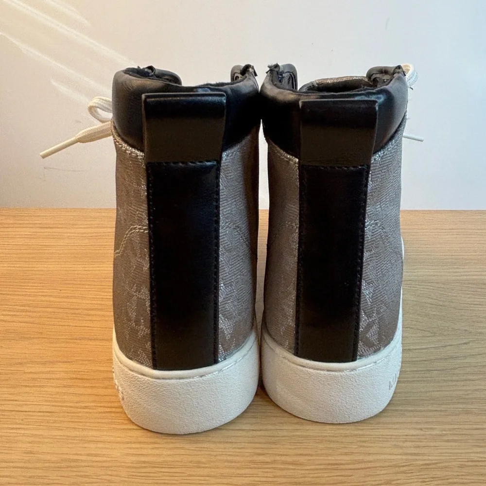 Michael Kors LS22B Womens 7M Silver MK Monogram High Top Sneakers Black‎ Trim